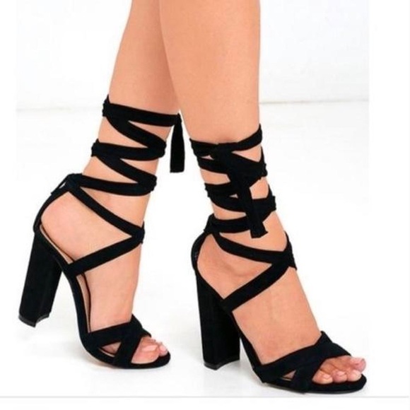 Steve Madden ‘Christey’ Tie-Up Heels - Picture 3 of 3